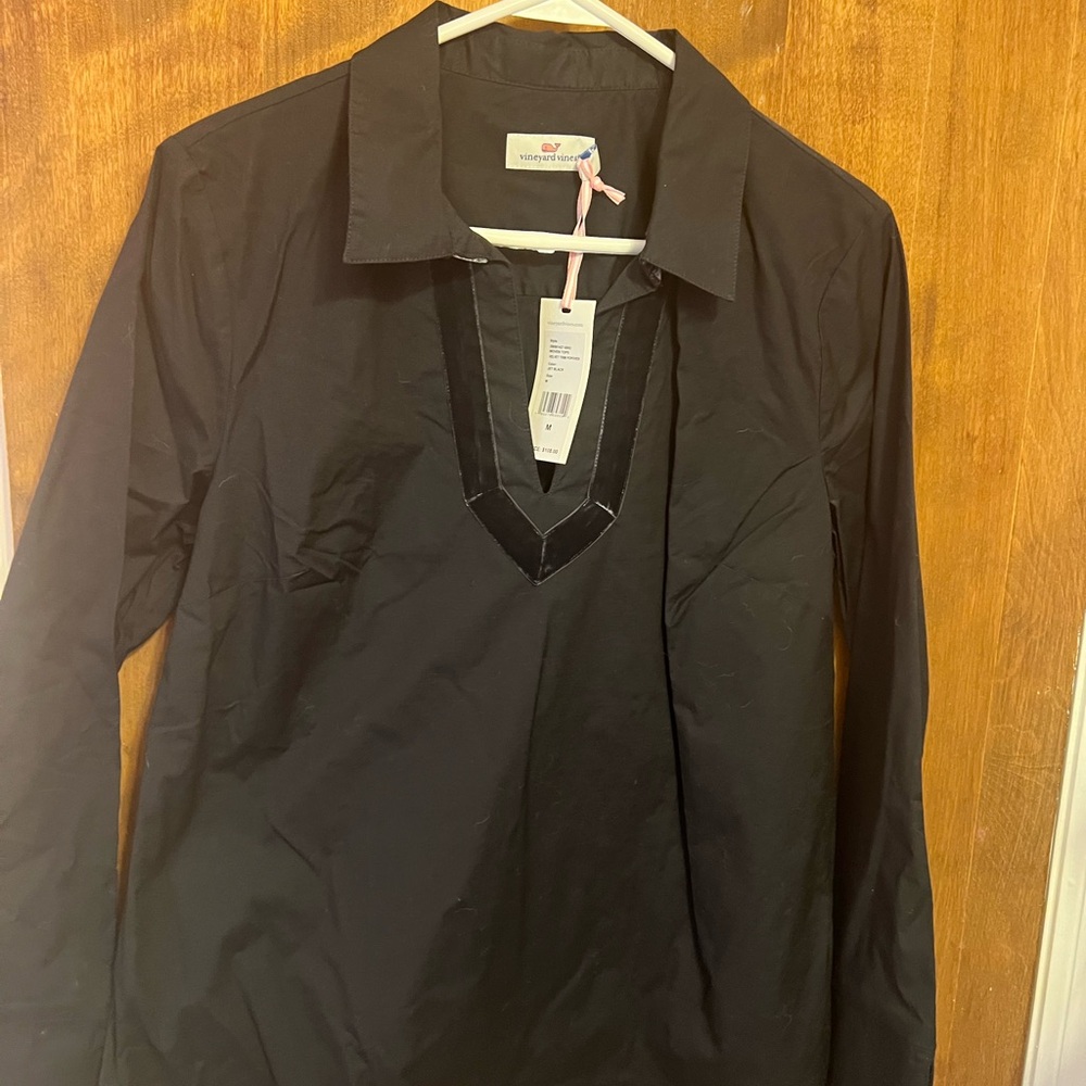 Vineyard Vines Velvet trim v neck